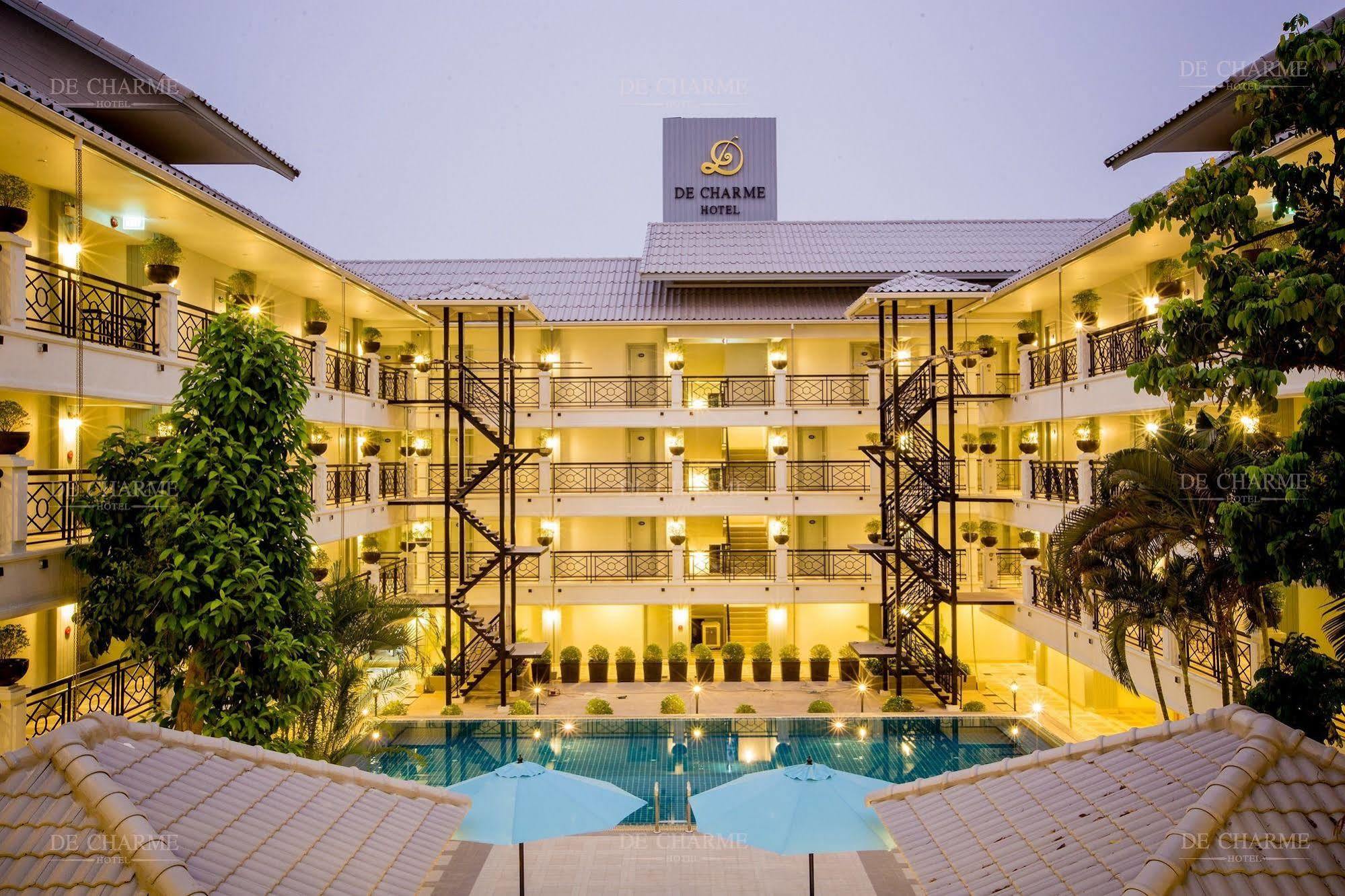 Decharme Hotel Chiang Mai Exteriör bild